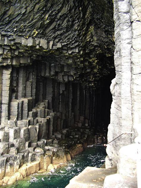 Esta cueva asombrosamente geométrica ha inspirado a ...