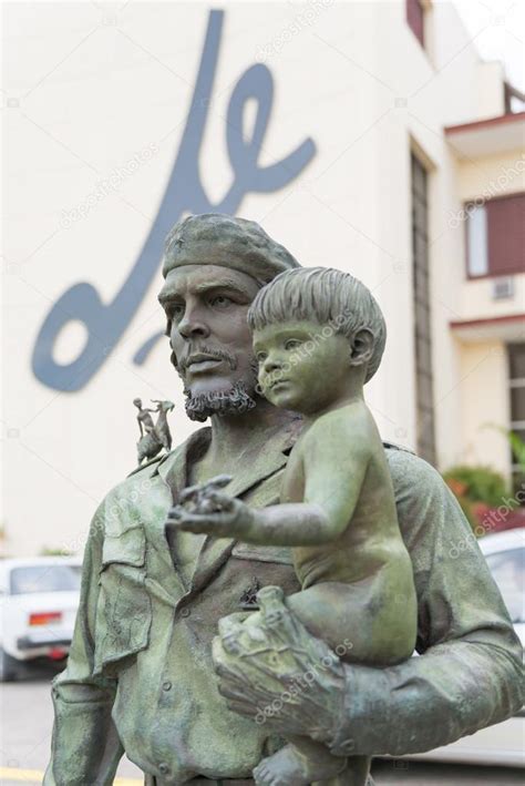 Estatua del Che Guevara en Cuba — Foto editorial de stock ...