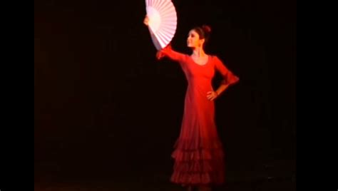 Este Hermoso Baile Flamenco Con Abanico Es Un Baile Típico ...