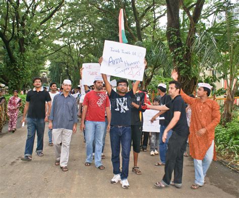Estudiantes Que Protestan Contra La Corrupción En La India Imagen de ...
