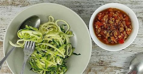 Estupendos 40: Espaguetis de calabacín con boloñesa de soja