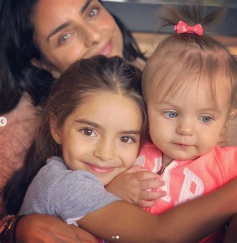 Eugenio Derbez comparte emotivas fotos de sus hijas y su ...