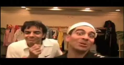 Eugenio Derbez y Omar Chaparro cantando Bésame   Videos ...