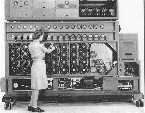 Evolucion del computador: Maquina de Turing de Alan Turing timeline