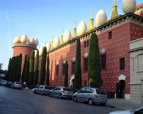 Excursión a Girona, Figueres y Museo Dalí | Nattivus