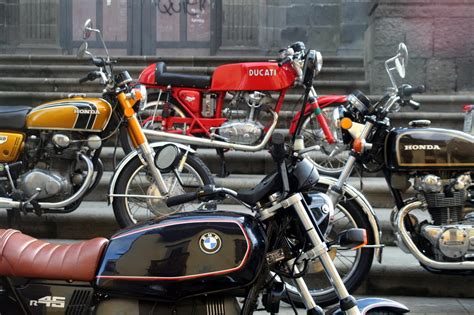 Exposición de motos Antiguas y Clásicas en Vegueta ...