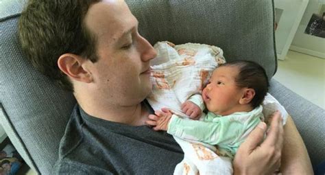 Facebook: foto de Mark Zuckerberg sosteniendo a su segunda ...