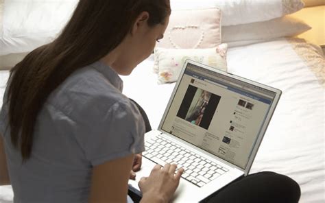 Facebook scam lets hackers clone your account and STEAL ...