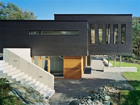 Fachada de casa en madera en Noruega, Villa Storingavika  With images ...