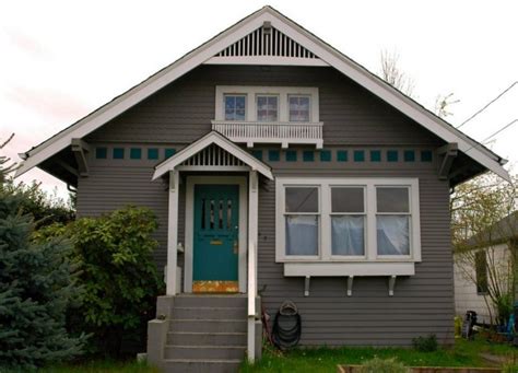 Fachadas de casas de color gris