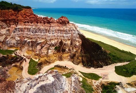 Falésias da Praia do Gunga   Alagoas | Lugares Fantásticos