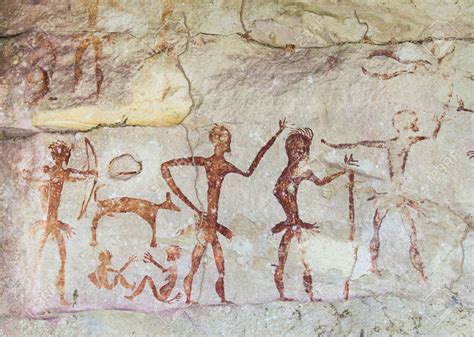Famosas pinturas rupestres prehistóricas de Tailandia Foto de archivo ...