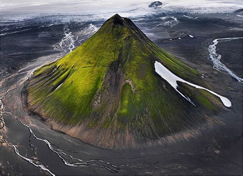 Fascinante fotografía de un volcán extinto en Islandia ...