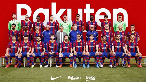 FC Barcelona: El Barça se saca la foto oficial... y Piqué aprovecha ...