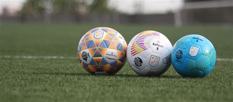 FCF | La FCF entrega la nueva pelota oficial a los clubes del fútbol ...