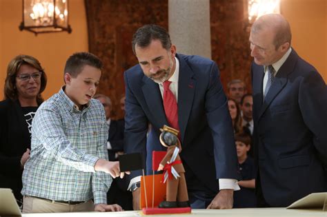 Felipe VI recibe por primera vez a los ganadores del ...