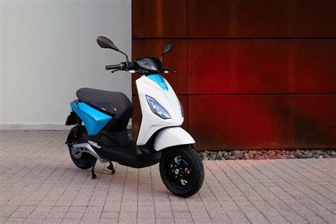 Fiche Technique Piaggio 1  1+ ET 1 actif  2022  Magazine Moto CR