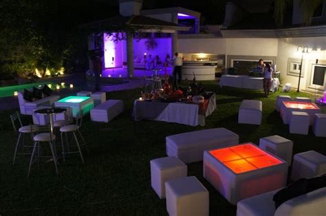 Fiesta de Noche con Salas Lounge | Renta de mobiliario, Salas lounge ...