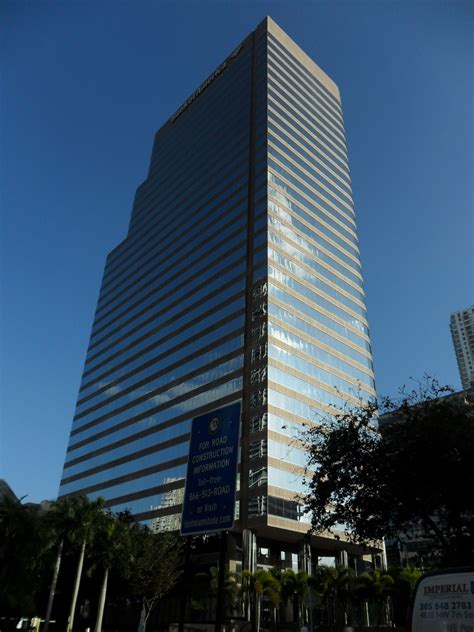 File:Bank of America building, 701 Brickell Avenue, Miami ...