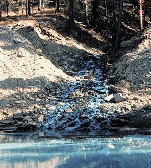 File:Contaminación del agua cobre.jpg   Wikimedia Commons