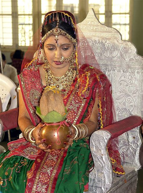 File:Hindu Bride, Ahmedabad, Gujarat.jpg Wikimedia Commons