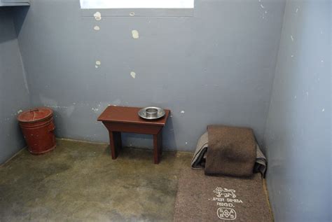 File:Nelson Mandela s prison cell, Robben Island, South ...