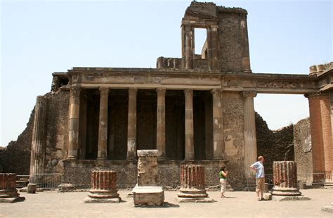 File:Pompeii Basilica.jpg   Wikipedia