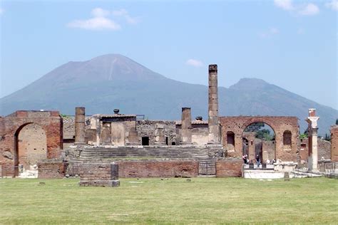 File:Pompeii&Vesuvius.JPG   Wikipedia
