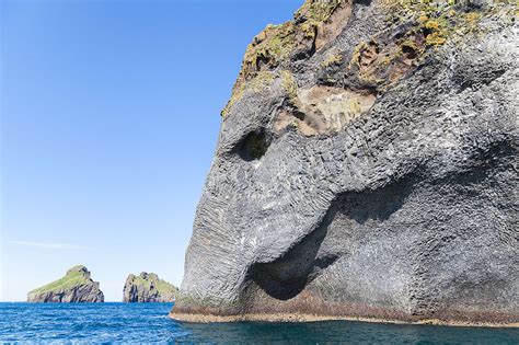 File:Roca del elefante, Heimaey, Islas Vestman, Suðurland ...