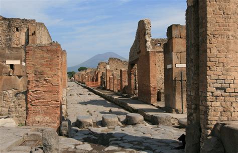 File:Via Stabbiana Pompeii.jpg   Wikipedia