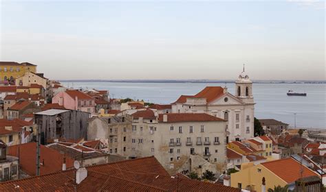 File:Vistas de Lisboa desde el Mirador de Santa Luzia ...