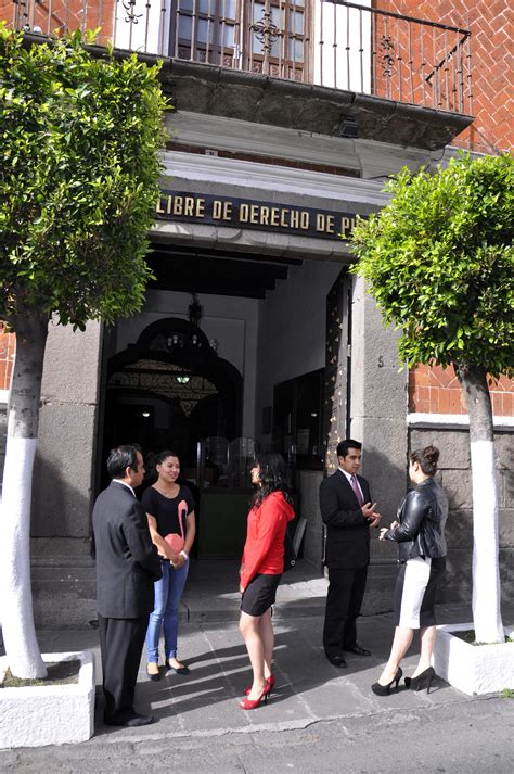 Firman convenio Libre de Derecho Puebla y Complutense de ...