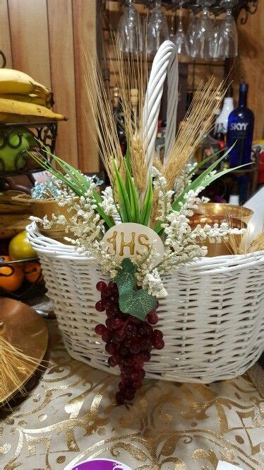 First communion basket | Communion centerpieces, Communion ...