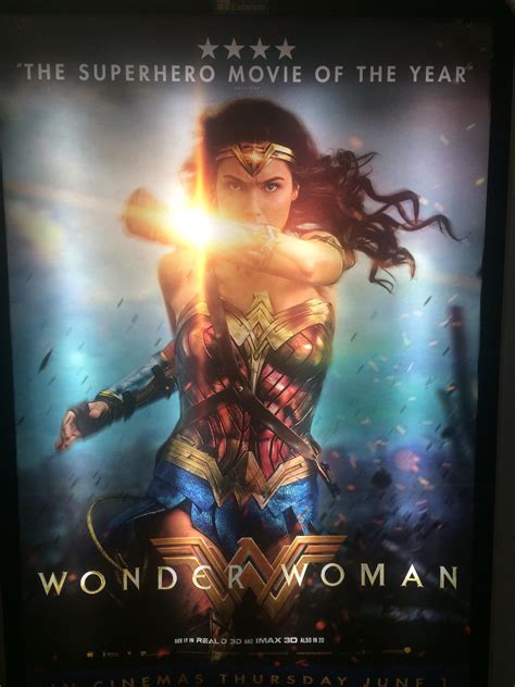 First Wonder Woman Review Is 4 Stars! Better Than Batman ...