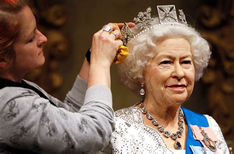 Five fun facts about Queen Elizabeth II   Al Arabiya English