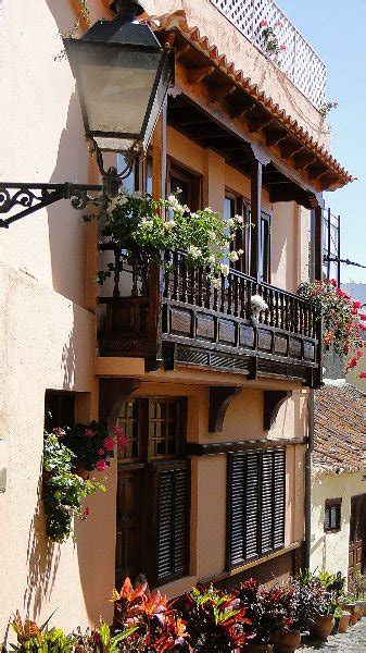 FLORACIONES EN MÁLAGA Y MÁS: Balcones canarios