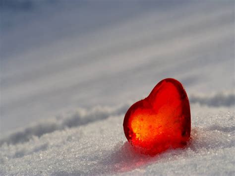 Fondo de pantalla de amor: corazón sobre nieve – Buscar Pareja Estable ...