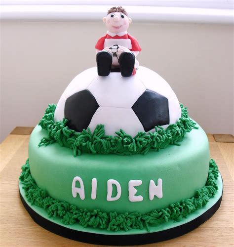 Football Cakes – Decoration Ideas | Little Birthday Cakes