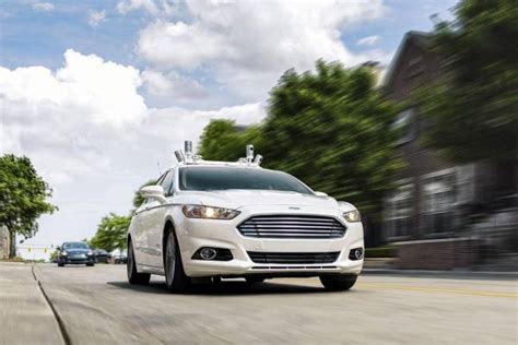 Ford anuncia su coche autónomo para 2021