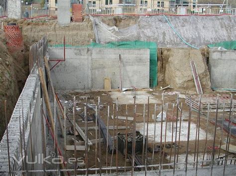 Foto: Cimentacion por bataches en edificio de viviendas