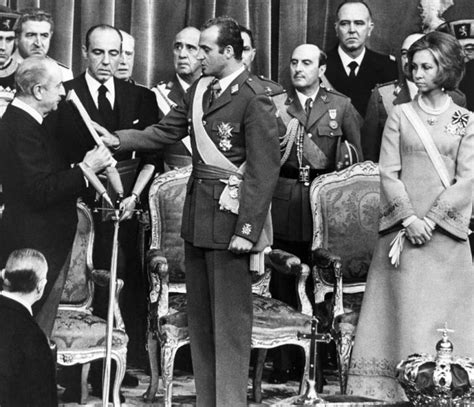 Foto: Entregando el Premio Cervantes | Fotos: El rey Juan Carlos, en ...