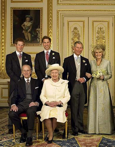 Foto: isabel familia con camilla | La vida de Isabel II