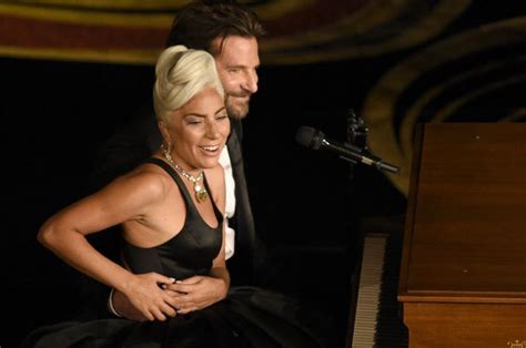 Foto: Lady Gaga y Bradley Cooper interpretan  Shallow ...