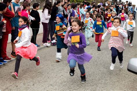 Fotogalería: Los alumnos del CEIP Sant Jordi celebran el Dijous Llarder