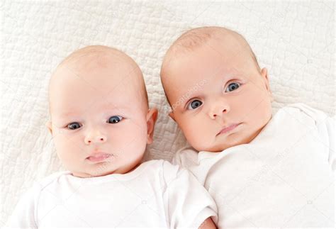 Fotos de Dos hermosos bebés   Imagen de ...