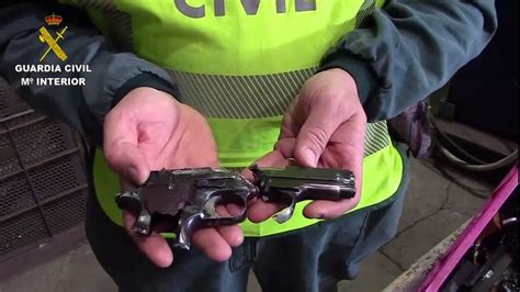 Fotos  La Guardia Civil destruye 1.500 armas depositadas ...