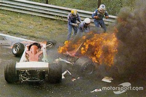 FOTOS: Relembre acidente que quase vitimou Lauda em ...