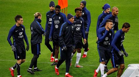 France football team to pay tribute to Paris attacks ...