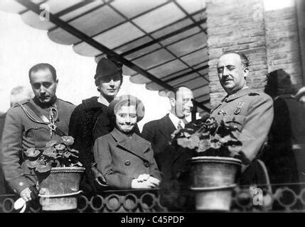 Francisco Franco with his family, 1937 Stock Photo: 37006781   Alamy