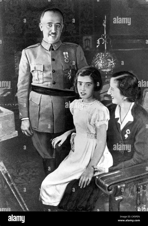 Francisco Franco with his family, 1937 Stock Photo   Alamy